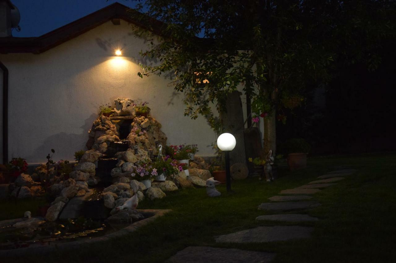 Guest House Raiski Kаt Mezek エクステリア 写真